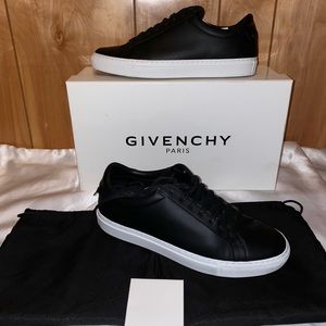 Givenchy Street Sneakers